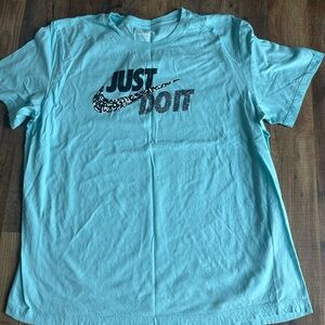 Men’s Nike tshirt Size XXL